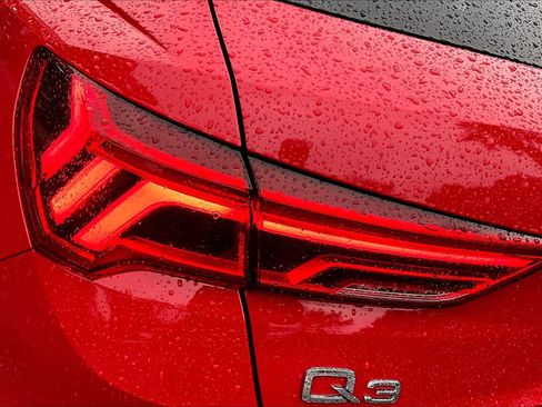 Used 2023 Audi Q3 2.0T Premium Plus w/ Premium Plus Package AWD/4WD image 47