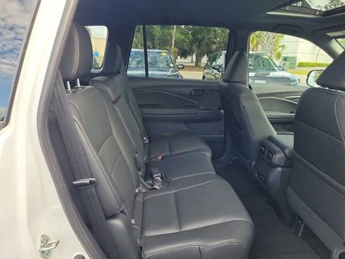 Used 2024 Honda Passport EX-L image 2