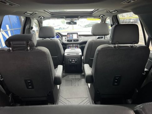 Used 2022 Chevrolet Tahoe Z71 w/ Luxury Package AWD/4WD image 13