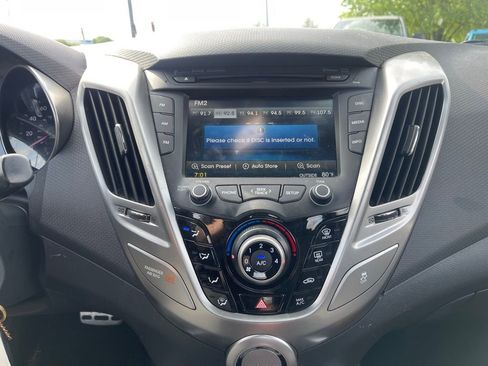 Used 2016 Hyundai Veloster w/ Option Group 02 FWD image 7