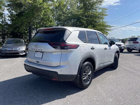Used 2025 Nissan Rogue S FWD image 3