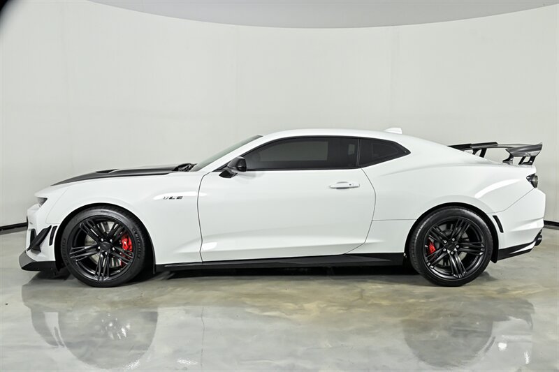 Used 2022 Chevrolet Camaro ZL1 RWD image 6