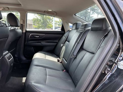 Used 2017 Nissan Altima 2.5 SL w/ Moonroof Package FWD image 13
