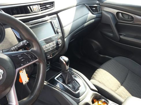 Used 2019 Nissan Rogue S FWD image 20