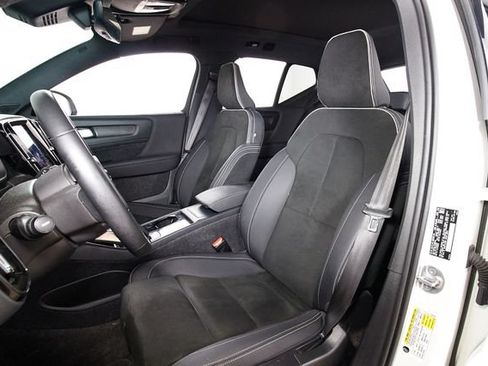 Certified 2023 Volvo XC40 Recharge Plus AWD/4WD image 18