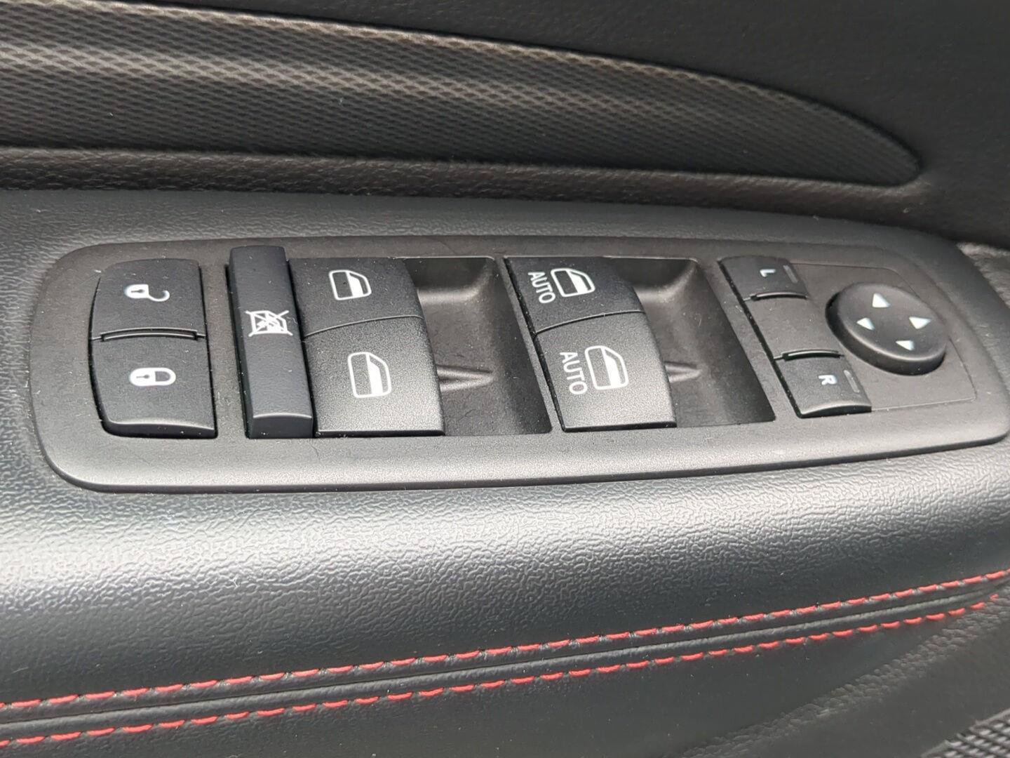 Used 2025 Dodge Durango GT AWD/4WD image 12