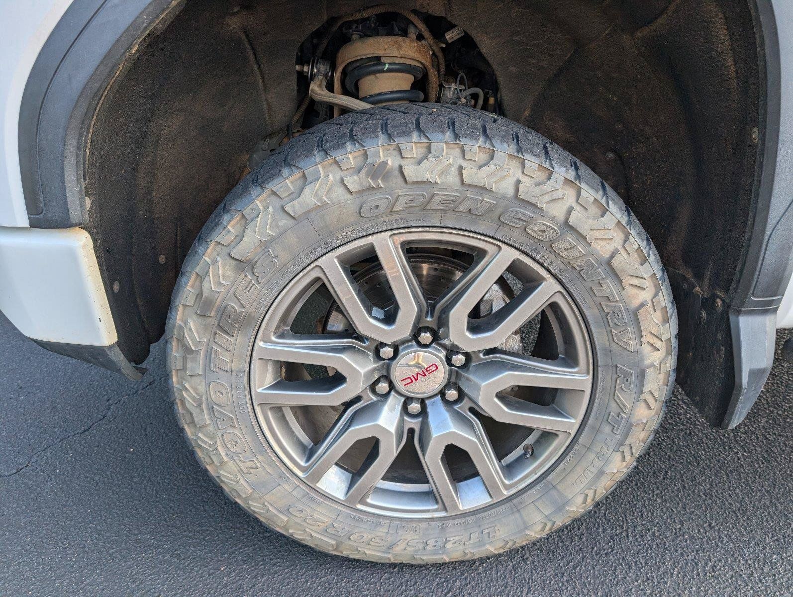 Used 2021 GMC Sierra 1500 AT4 w/ AT4 Carbonpro Edition AWD/4WD image 11