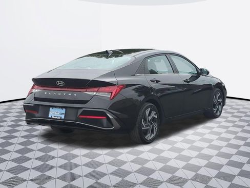 Certified 2025 Hyundai Elantra SEL FWD image 6