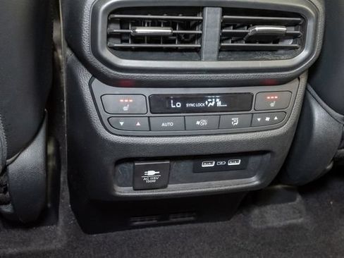 Used 2023 Honda Pilot Elite image 31