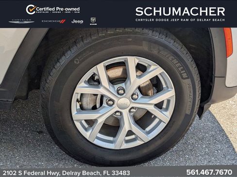 Certified 2024 Jeep Grand Cherokee Limited AWD/4WD image 9