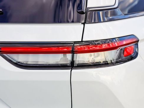 New 2025 Jeep Grand Cherokee Laredo X w/ Luxury Tech Group I image 10