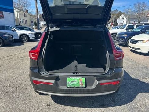 Used 2019 Volvo XC40 T5 Momentum AWD/4WD image 9