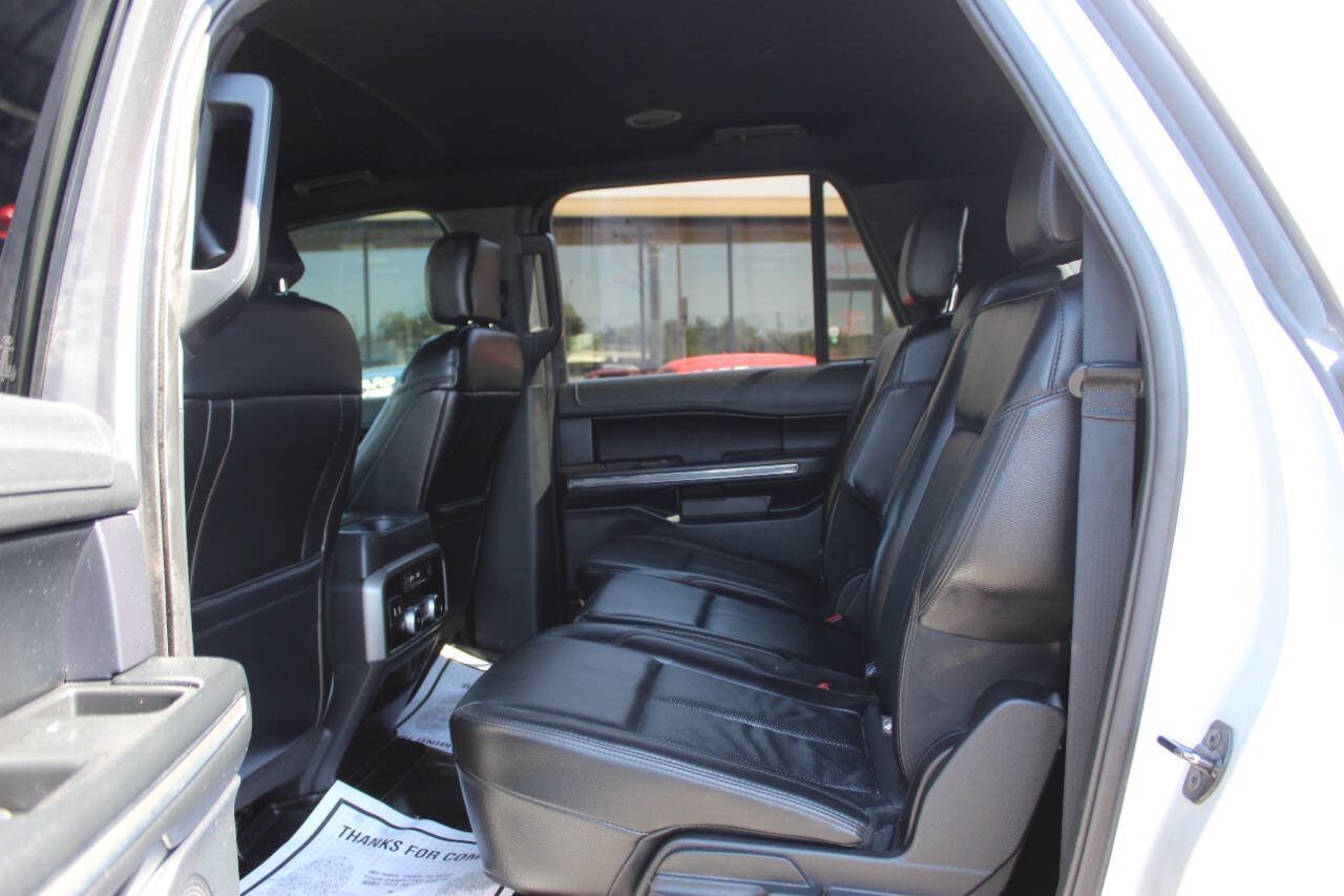 Used 2019 Ford Expedition Max XLT w/ Equipment Group 201A AWD/4WD image 18