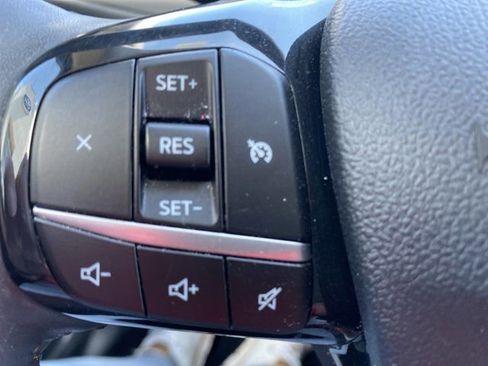 Used 2022 Ford Escape SE w/ Cold Weather Package image 16