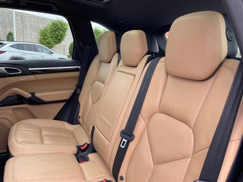 Used 2015 Porsche Cayenne S image 81