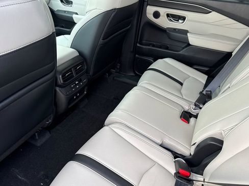 New 2026 Honda Pilot Touring image 12