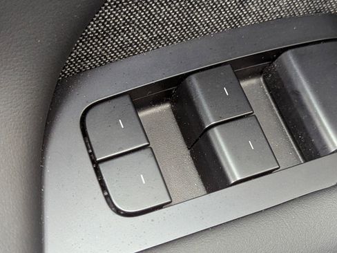 Used 2025 Tesla Model X image 13