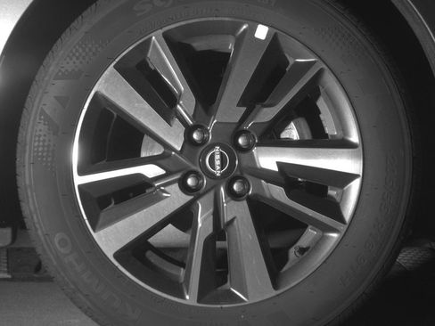 Used 2025 Nissan Versa SV image 10