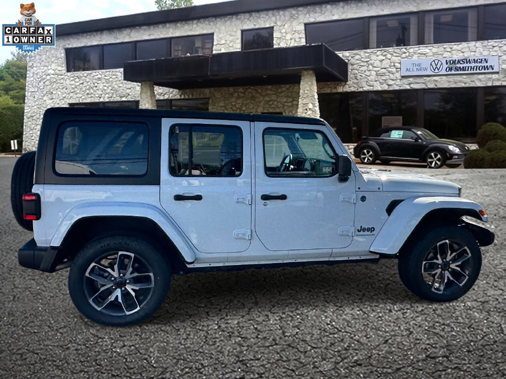 Used 2024 Jeep Wrangler Unlimited w/ Convenience Group AWD/4WD image 4