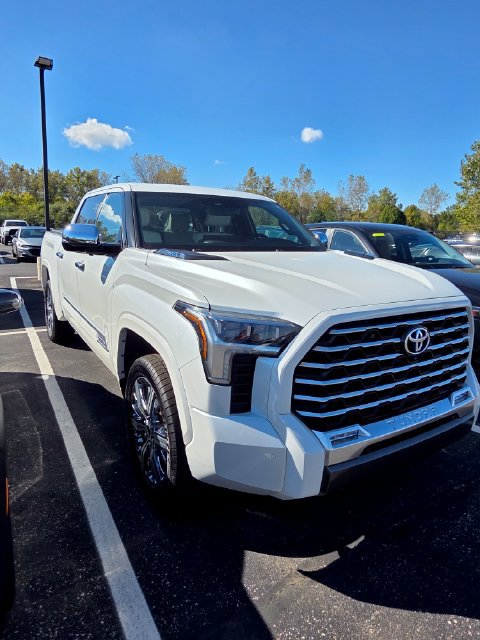 Used 2023 Toyota Tundra Capstone AWD/4WD image 3