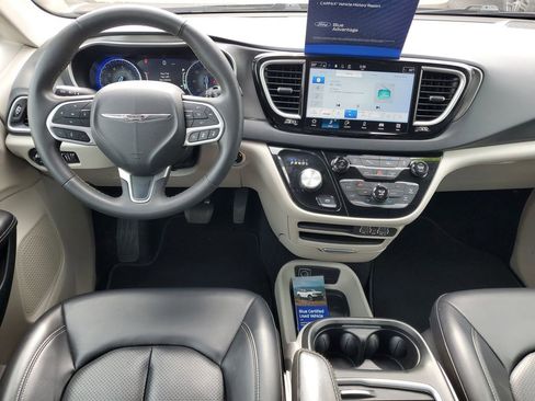 Used 2023 Chrysler Pacifica Touring-L FWD image 25