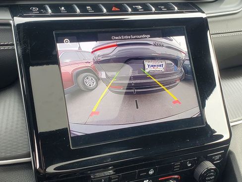 Used 2024 Jeep Grand Cherokee Altitude image 21