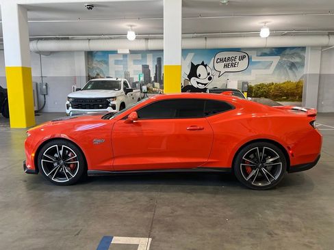 Used 2018 Chevrolet Camaro SS w/ Hot Wheels Edition RWD image 8