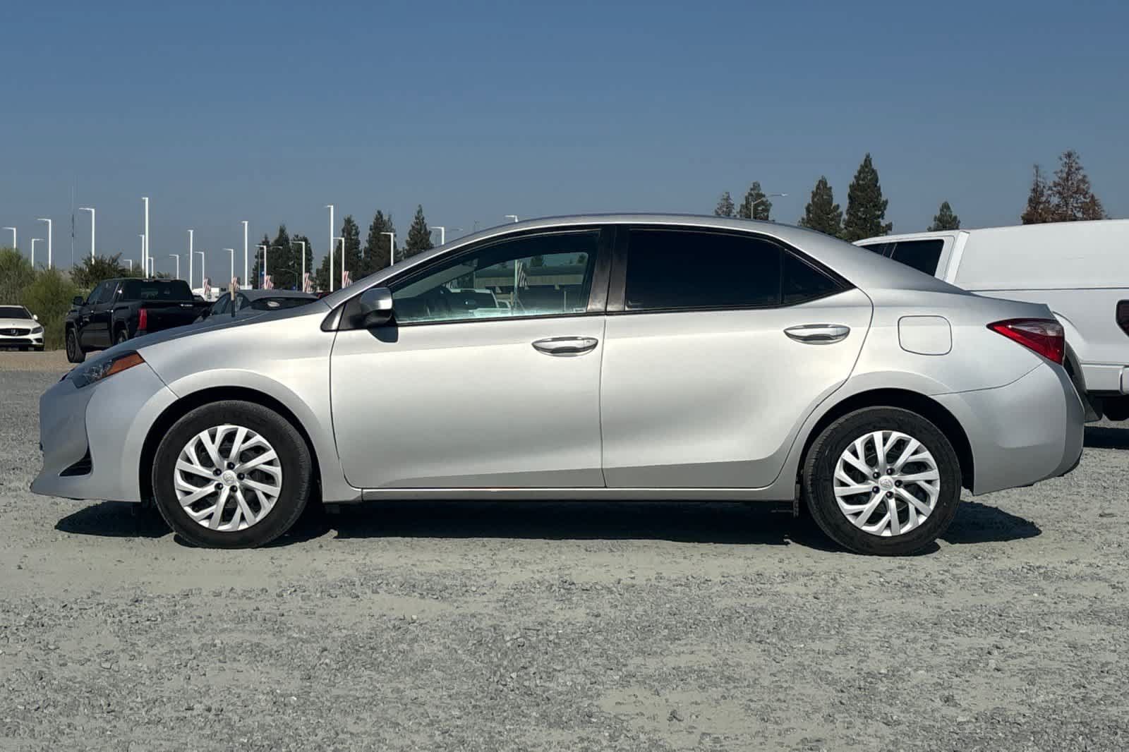 Used 2019 Toyota Corolla LE FWD image 6