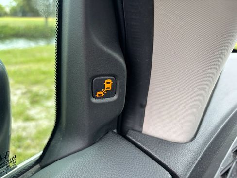 Used 2025 Honda Odyssey Touring image 21