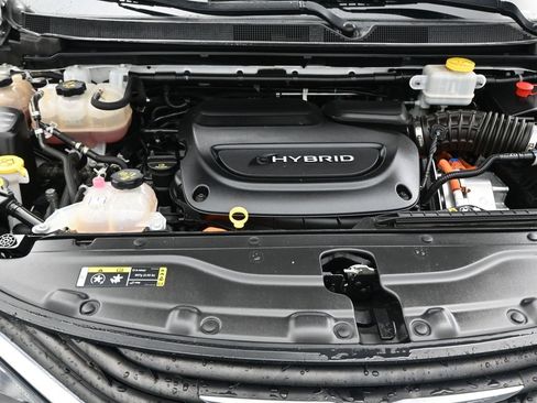 Used 2017 Chrysler Pacifica Touring Plus image 38