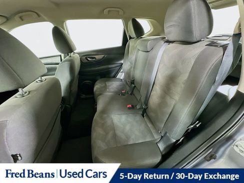 Used 2016 Nissan Rogue S image 23