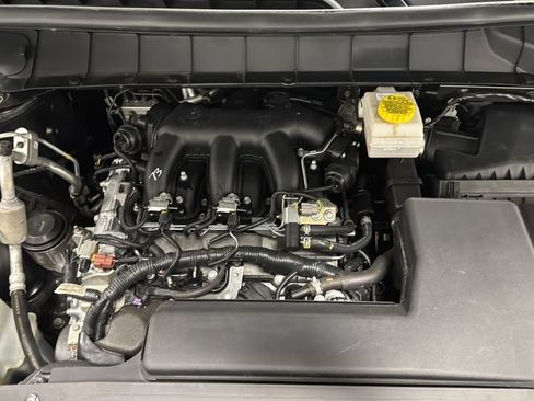 Used 2025 Nissan Pathfinder Platinum w/ Cargo Package AWD/4WD image 28