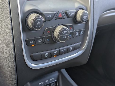 Used 2019 Dodge Durango SXT w/ 3rd Row Seating Group image 21