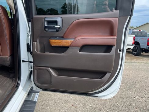 Used 2017 Chevrolet Silverado 1500 High Country AWD/4WD image 18
