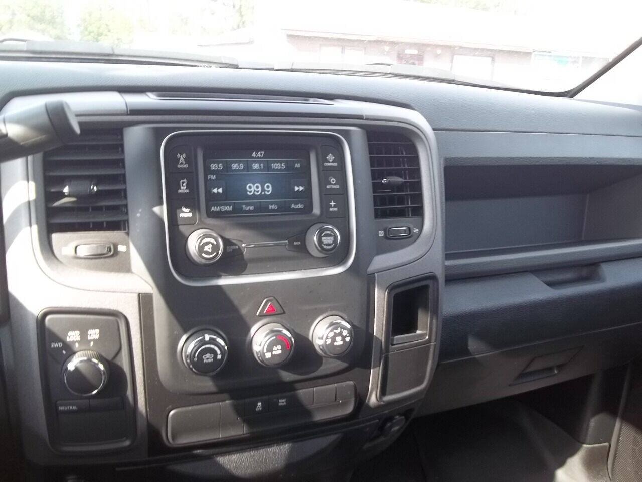 Used 2018 RAM 1500 Express w/ Wheel & Sound Group AWD/4WD image 10