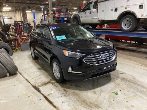 Used 2022 Ford Edge SEL w/ Convenience Package image 3
