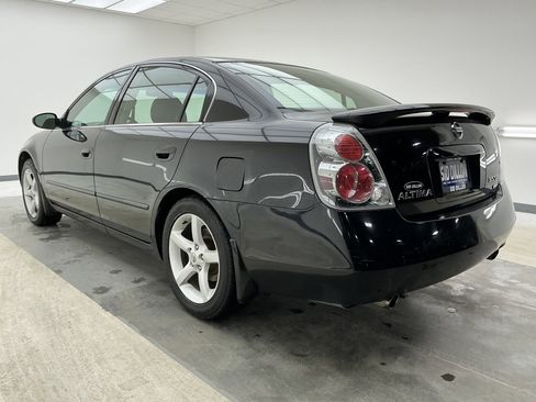 Used 2006 Nissan Altima 3.5 SE w/ (R02) Sport Plus Pkg image 6