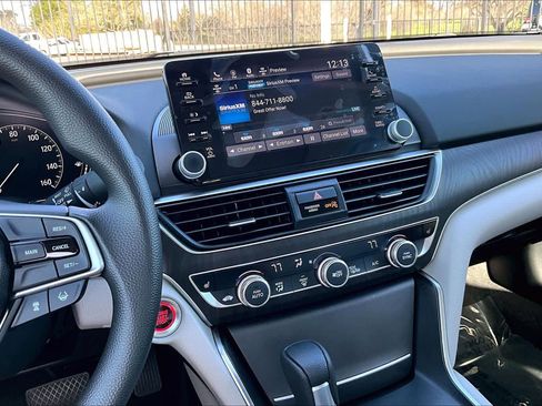 Used 2018 Honda Accord EX image 7