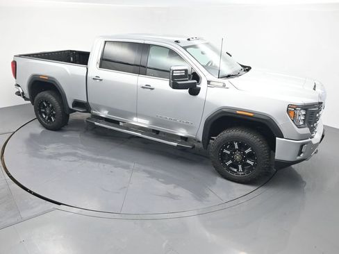 Used 2023 GMC Sierra 3500 Denali w/ Technology Package image 30