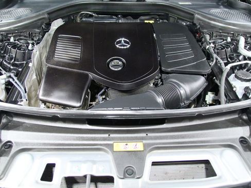 Certified 2023 Mercedes-Benz GLC 300 4MATIC image 33