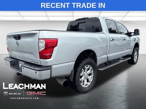 Used 2017 Nissan Titan SV AWD/4WD image 3