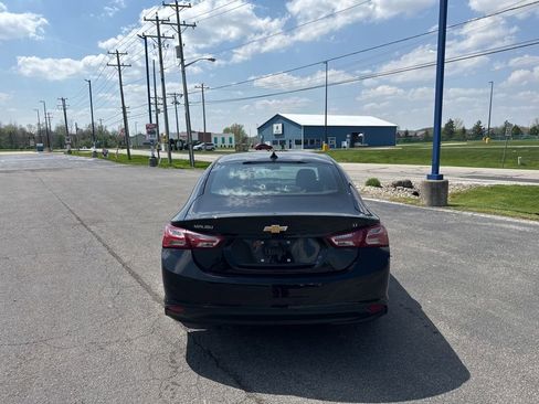 Used 2019 Chevrolet Malibu LT w/ Driver Confidence Package II FWD image 4