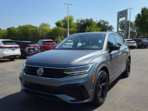 Used 2024 Volkswagen Tiguan SE R-Line FWD image 9