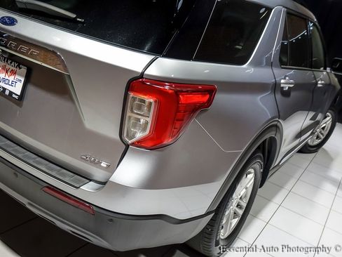 Used 2021 Ford Explorer XLT AWD/4WD image 8