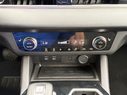 Used 2025 Mitsubishi Outlander SE AWD/4WD image 19