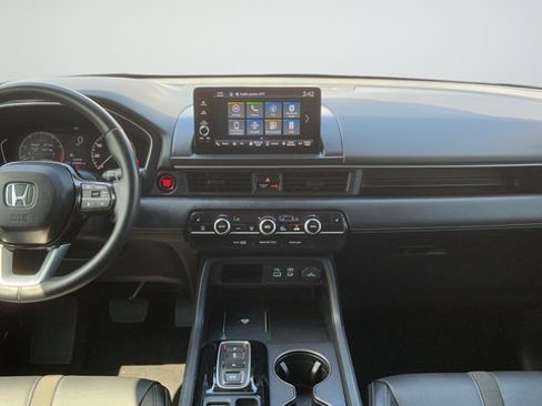 Used 2024 Honda Pilot EX-L image 9