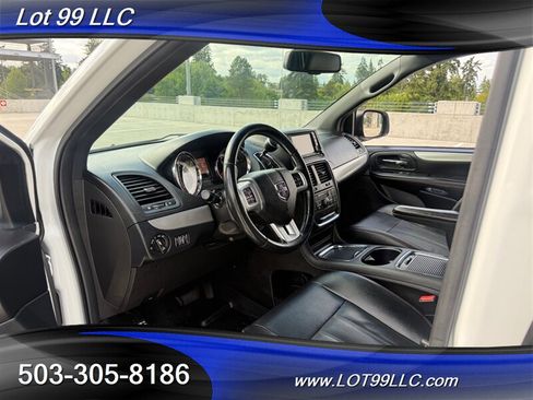 Used 2017 Dodge Grand Caravan GT FWD image 36