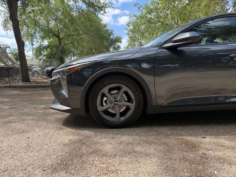 Used 2025 Kia K4 LXS image 28