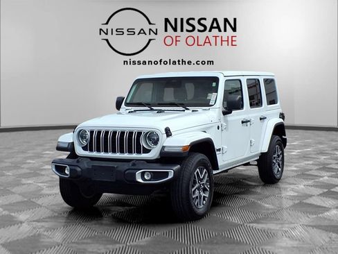 Used 2025 Jeep Wrangler Unlimited Sahara AWD/4WD image 1