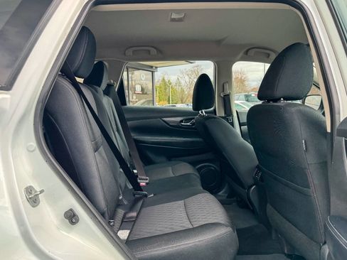 Used 2017 Nissan Rogue S AWD/4WD image 12